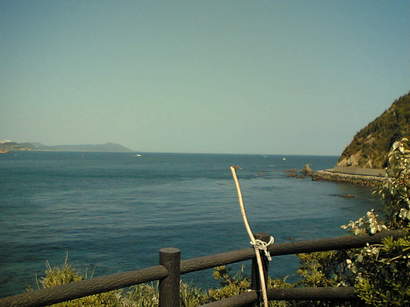 06-5-4神島から伊良湖岬遠景.JPG